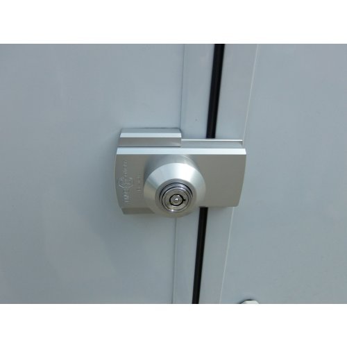 Universal body lock for suitcase flaps