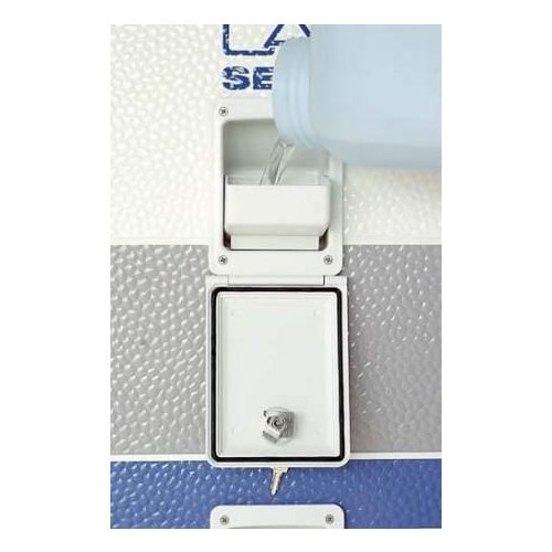 Filler neck with lockable flap