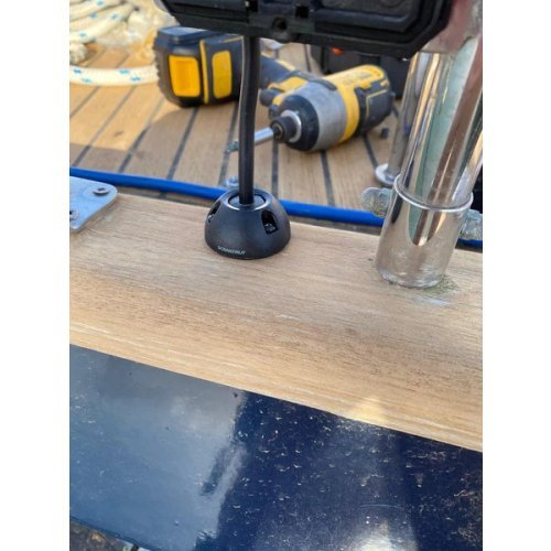 Roof bushing plastic 2-8m, horizontal, black