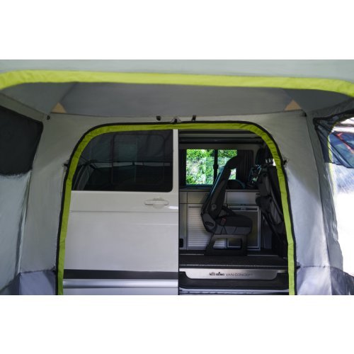 Quick set-up tent with hooked in sleeping tent